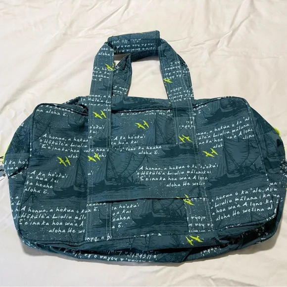 ALOHA collection weekender duffle bag - Picture 2 of 3
